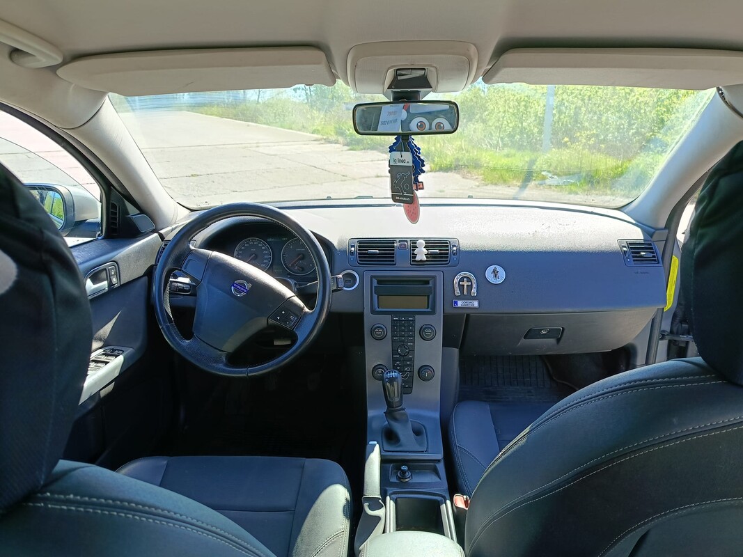 Elbląg Witam sprzedam Volvo V50 1.6 d wszystko sprawne wymieniony akumulator alternator tarcze klocki klima działa