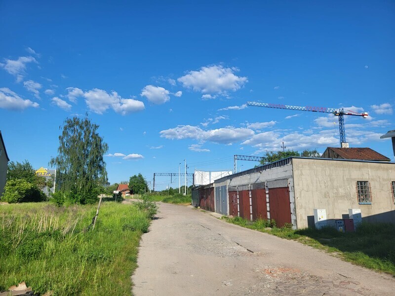 Elbląg AS NIERUCHOMOŚCI POLECAGARAŻ MUROWANYElbląg, ul. Piaskowa* 19 mkw* Podłoga betonowa* Wysokie, metalowe drzwi (