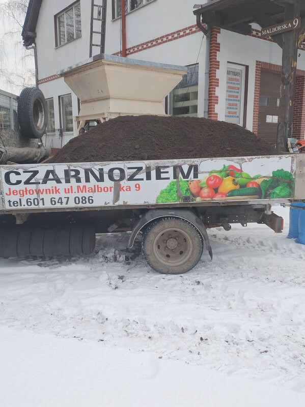 Elbląg ZIEMIA - CZARNOZIEM / HUMUS