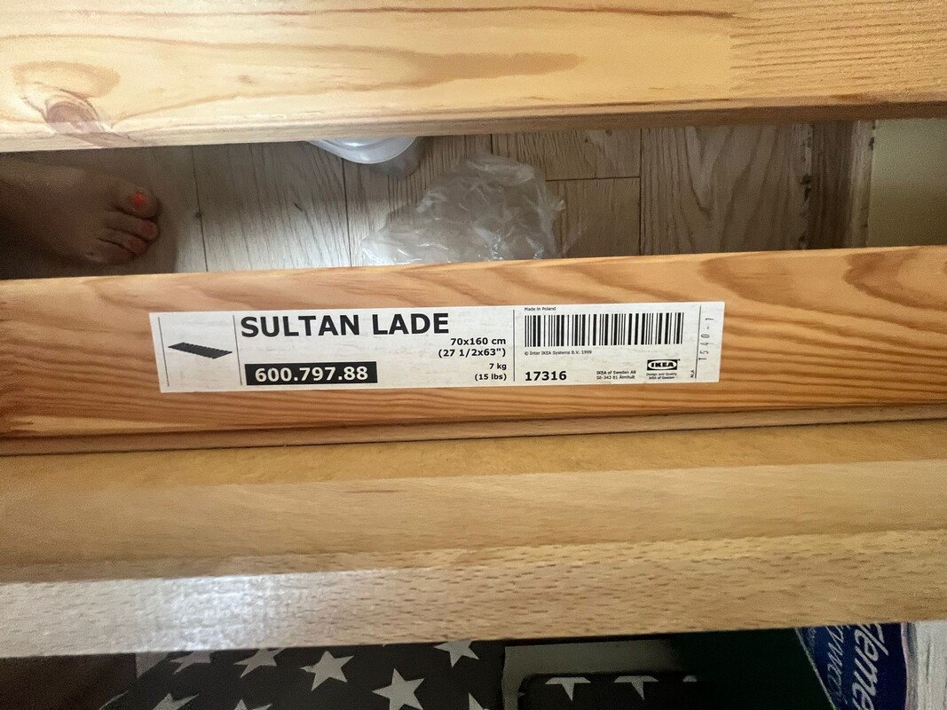 Elbląg Sprzedam łóżko dziecięce wraz z materacem wysokiej jakości (na sprężynach kieszeniowych). Odbiór osobisty w