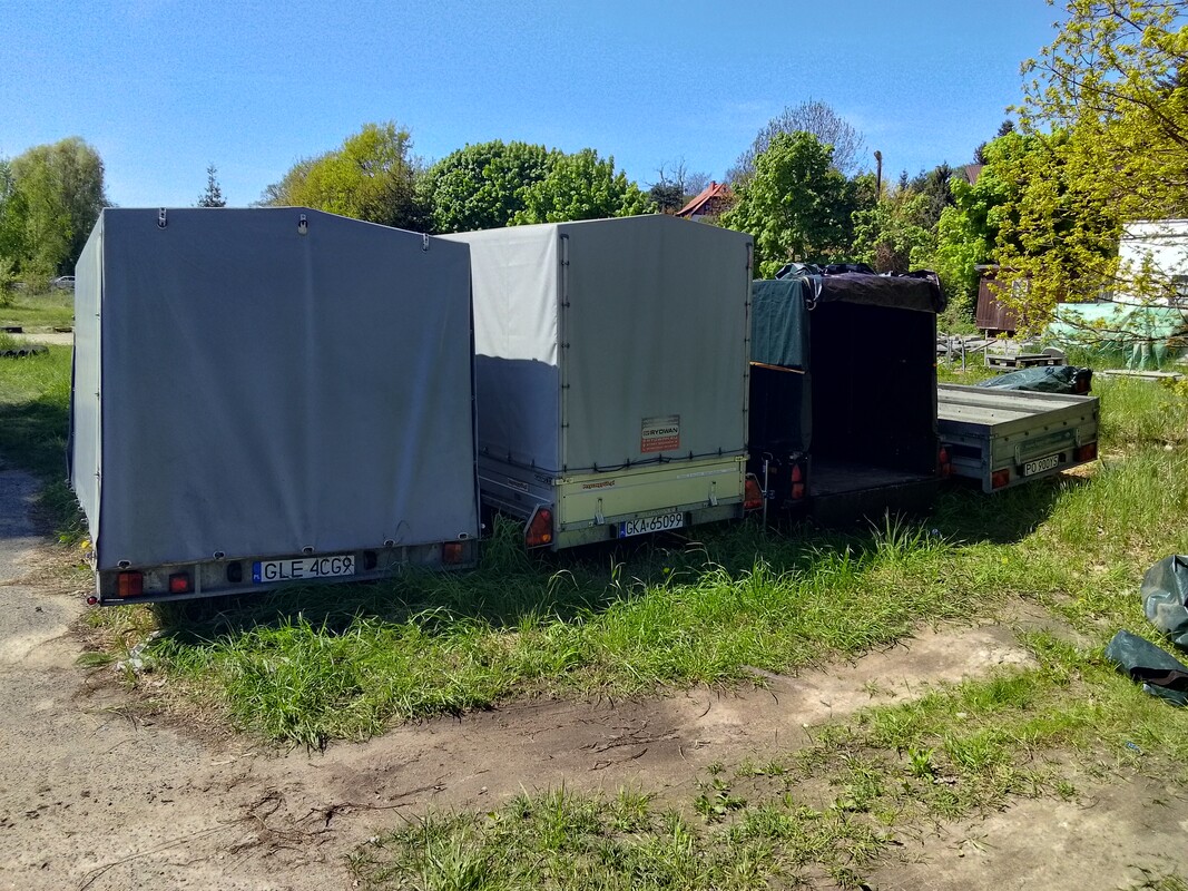 Elbląg sprzedam wynajem przyczepek i lawet wszytko kat b rozne gabaryty mniejsze wieksze posiadmy pasy transportowe w