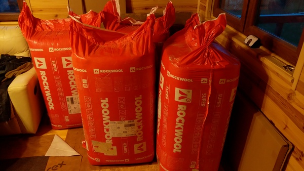 Elbląg Sprzedam:
2 paczki wełny Rockwool Superrock gr.50mm (λ =0,035 9,15m2 płyty 1x0,61m)
2 paczki wełny