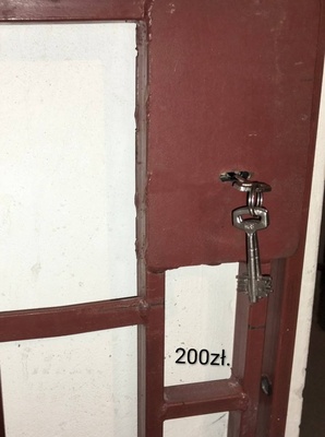 Elbląg Krata do piwnicy, jako dodatkowe zabezpieczenie drzwi, wzmocniona z ościeżnicą, zamykana na klucz. Wymiar kraty