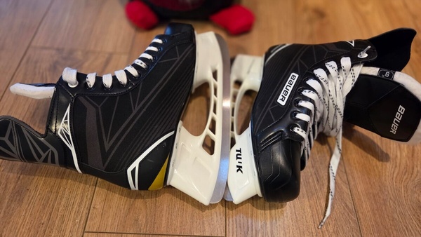 Elbląg sprzedam NOWE Łyżwy męskie  - hokejówki -BAUER Supreme 
-rozmiar 44,5  (9,5)
-stan idealny (nie używane)