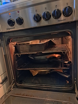 Elbląg Sprzedam używaną, w pełni sprawną kuchenkę gazową z elektrycznym piekarnikiem (góra+dół+termoobieg). Mastercook