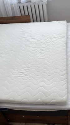 Elbląg Materac nawierzchniowy stan bdb jak nowy zero jakikolwiek zużyć wymiary 150x200 twardość H2H3 spakowany w