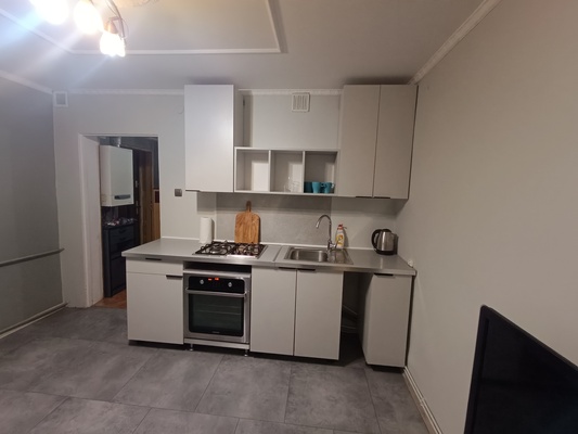 Elbląg Mieszkanie, mały domek 40 M2,parking, wiata, wszystko grodzone.