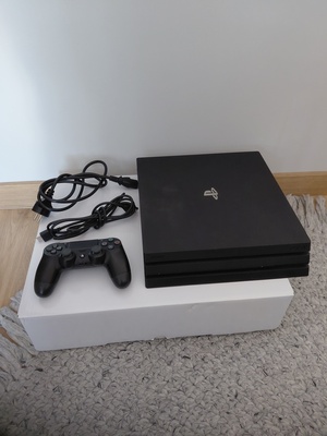 Elbląg Sprzedam konsolę PS 4 Pro 1 TB stan jak na załączonych zdjęciach