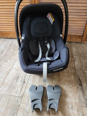 Elbląg Sprzedam fotelik samochodowy Maxi-Cosi od 0-12kg wraz z adapterami do wózka, fotelik w bardzo dobrym stanie.