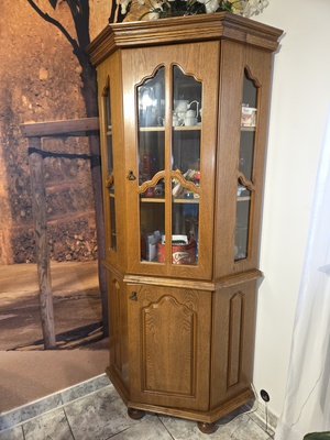 Elbląg Sprzedam witrynę  narożna. Wymiary wysokość 190 cm, szerokość 30x45x30