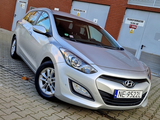 Elbląg Hyundai i30    Rok Produkcji 2013/Rej 2015Silnik 1.6-Klimatronic  NAVI Kamera Tablet  Super