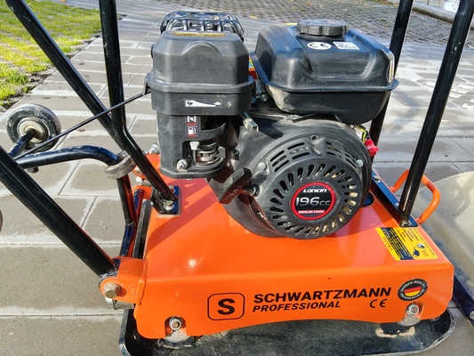 Elbląg Sprzedam zagęszczarkę SCHWARTZMANN 90 kg używaną w bdb stanie.