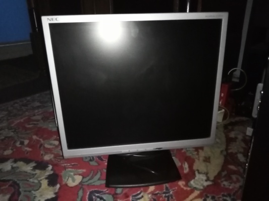 Elbląg Sprzedam uzywany monitor NEC 19 cali w dobrym stanie.