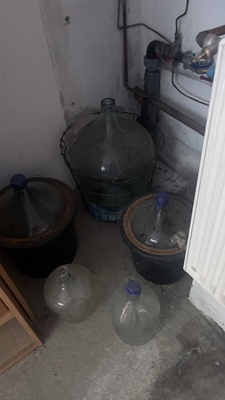 Elbląg Na sprzedaż trafia zestaw szklanych balonów (gąsiorów) idealnych do domowej produkcji wina, nalewek, bimbru czy