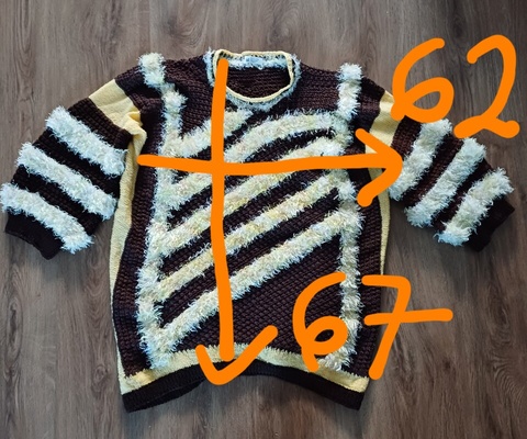 Elbląg Efektowny sweter rozmiar od 38 do 44,rękaw 3/4 stan idealny jak nowy, przedłużane boki