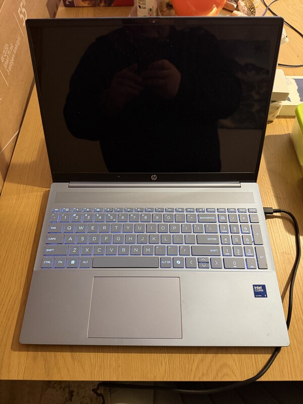 Elbląg Sprzedam laptopa HP OmniBook 5 laptop AI. Informację dotyczące podzespołów widać na dołączonym zdjęciu.