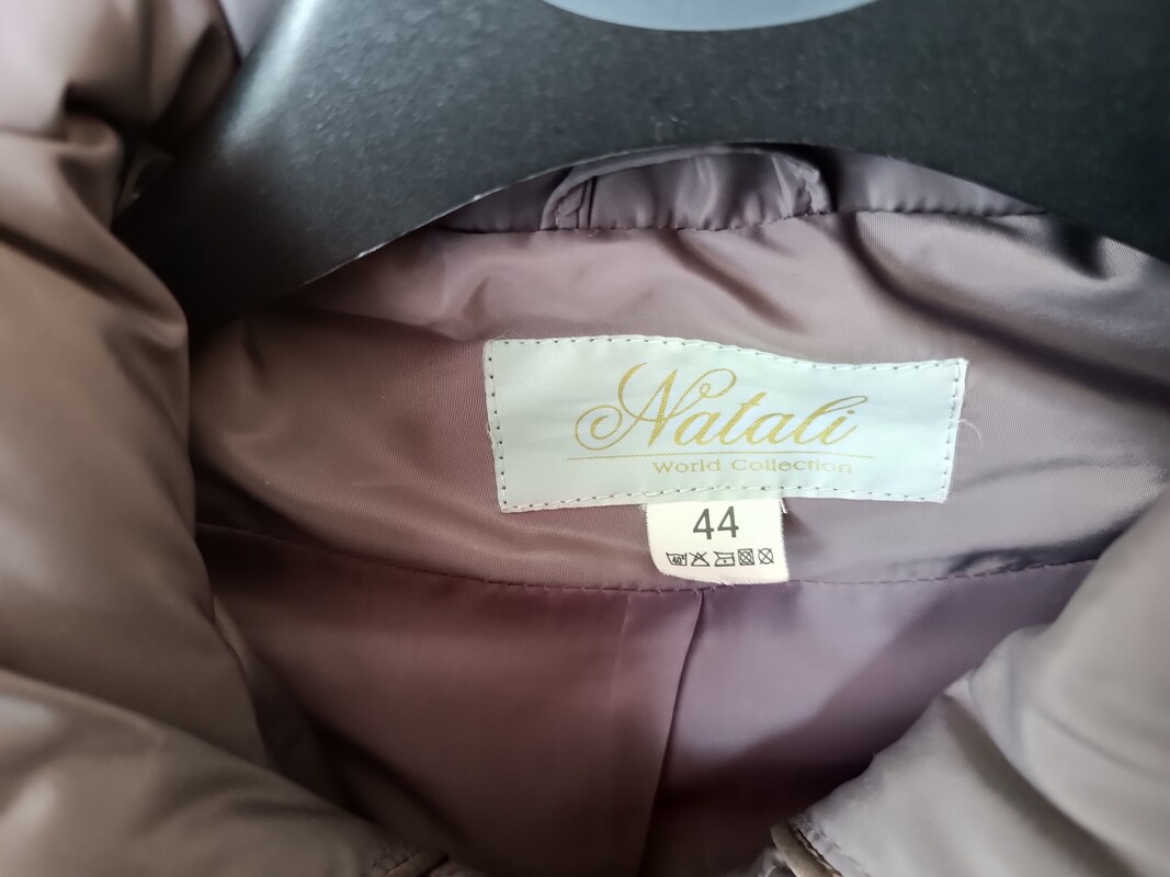 Elbląg Sprzedam jeden raz założoną damską kurtkę zimową w rozmiarze 44 /okazała się za duża wymiarowo/. Kolor