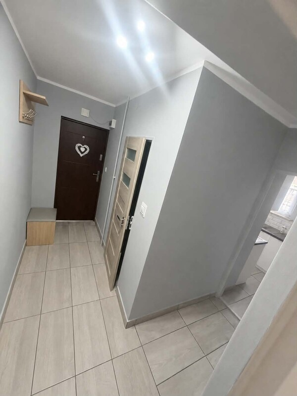 Elbląg Na sprzedaż 2 -pokojowe mieszkanie własnościowe o powierzchni 42,16 m², położone przy ul. Bażyńskiego w