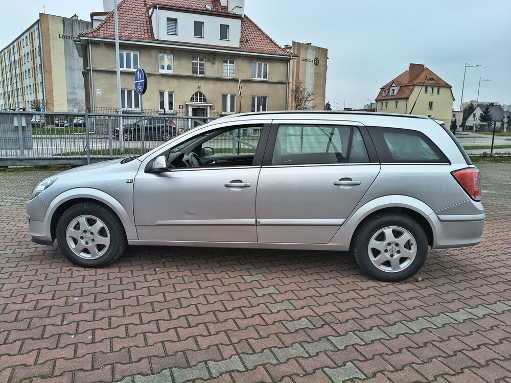 Elbląg OPEL ASTRA H KOMBIZarejestrowana i opłacona! 1.6 Benzyna 105KM (wolnossąca jednostka)