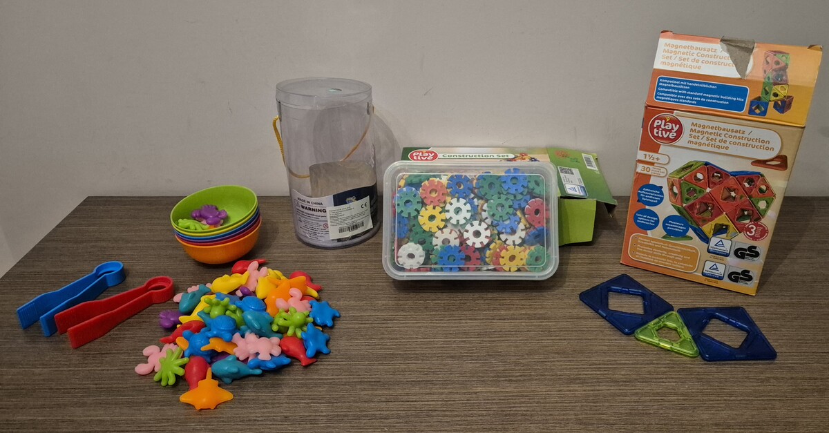Elbląg Zabawki edukacyjne: - construction set firmy Play Tive, nacięte kółka do łączenia - magnetic construction firmy