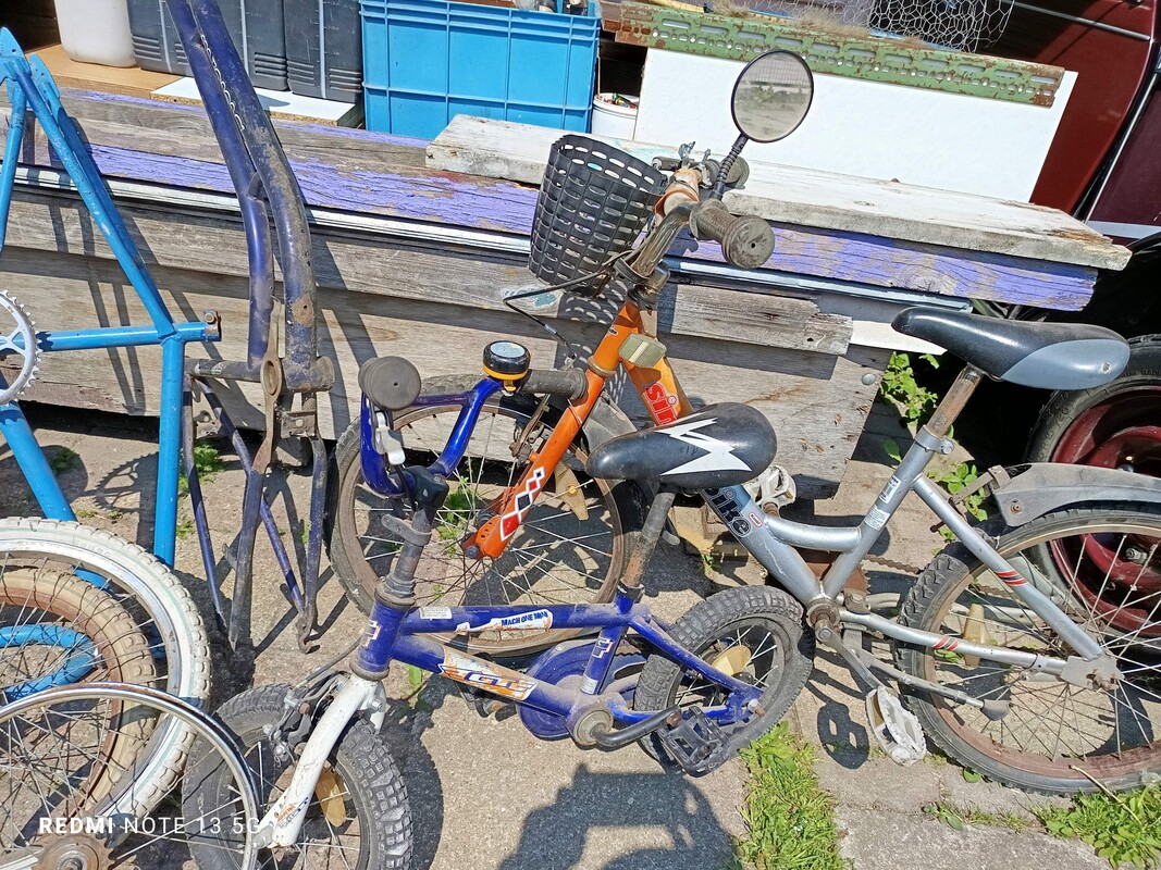 Elbląg Po dzieciach i wnukach sprzedam 14 pojazdów. Rowery rowerki hulajnogi jeżdziki biegacze w większości sprawne /
