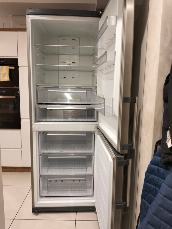 Elbląg Sprzedam w stanie idealnym pakowna z dużą zamrażarką lodówkę Ariston Hotpoin
( pełen No Frost )
Po przeglądzie