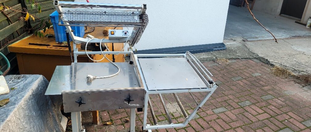 Elbląg Sprzedam zgrzewarkę do folii Dodatkowo pospawany stół prowizoryczny do umieszczenia produktów GRATIS cała rolka