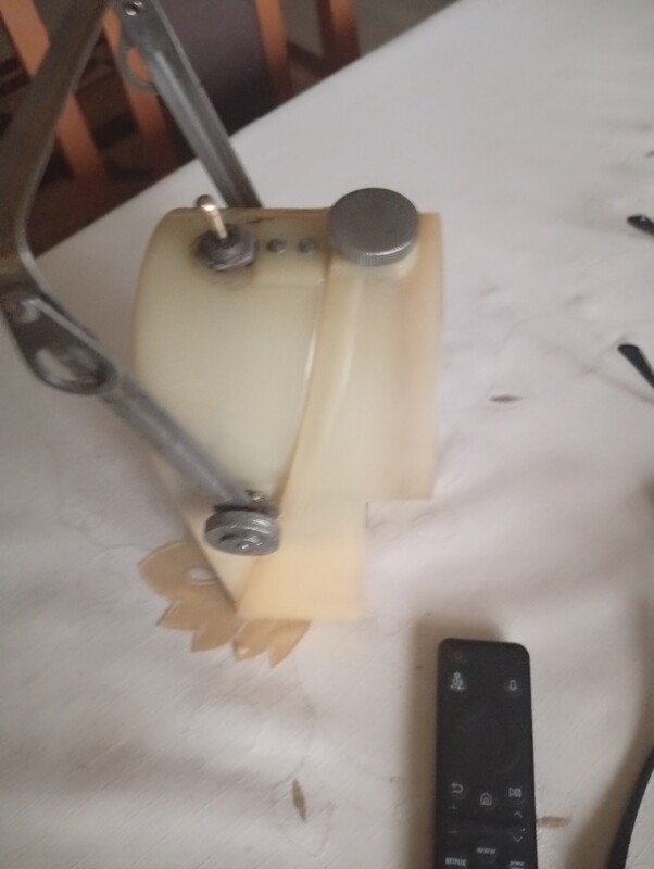 Elbląg sprzedam zabytkowa lampę PRL konduktorska na akumulator  stan bardzo dobry kompletna do kolekcji lub  wystroju