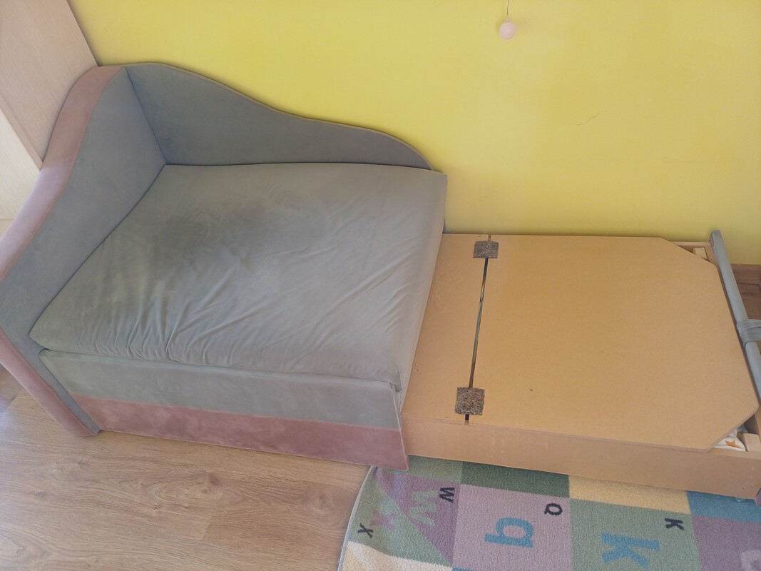 Elbląg Sprzedam 2 łóżka-sofy dziecięce
Mam na sprzedaż dwa łóżka-sofy dziecięce:
Łóżko-sofa dla dziewczynki
*
