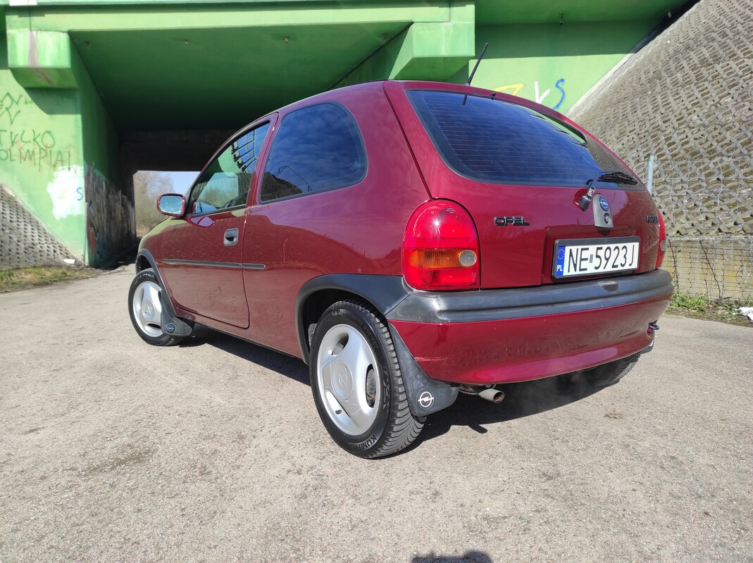 Elbląg Sprzedam opel corsa b 1.2 rok 1996.Auto w ciągłej eksploatacji. OC i przegląd jest. Brak wspomagania i abs.
