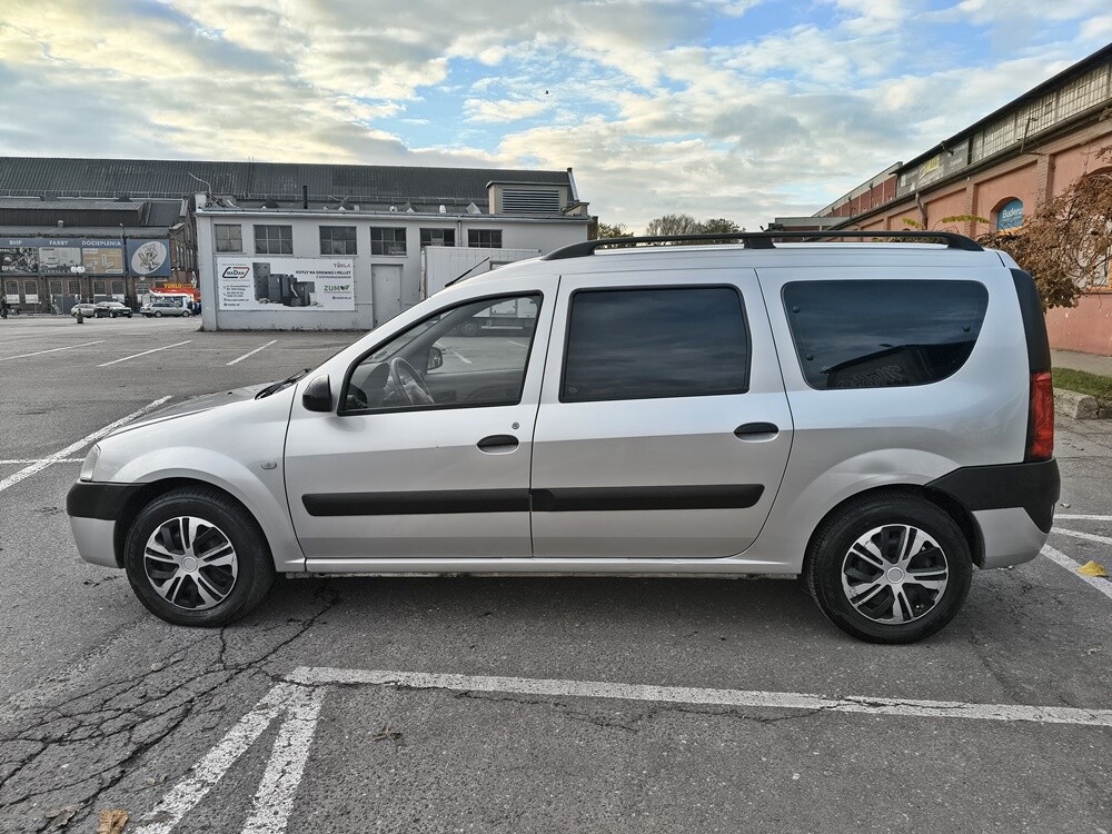 Elbląg Dacia Logan MCVSilnik : 1.5 dCi 86PSWersja : 7 osobowa