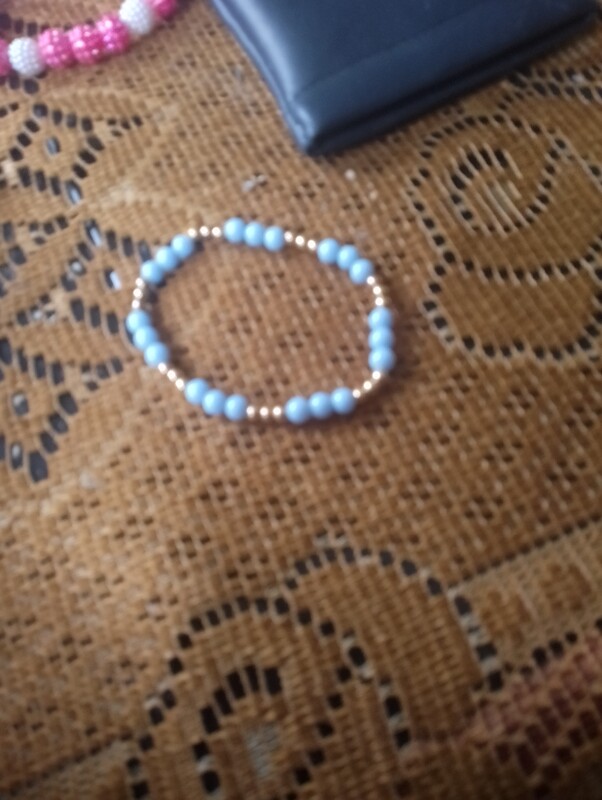 Elbląg Witam koleżanka ma na sprzedaż bransoletki widoczne na zdjęciach może ktoś ma taki gust i będzie zainteresowany