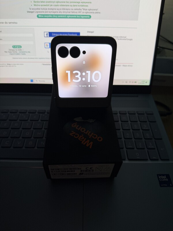 Elbląg Sprzedam smartfon Motorola razr 70.Telefon prawie nie używany. Stan bateri bardzo dobry. Liczba cykli ładowania