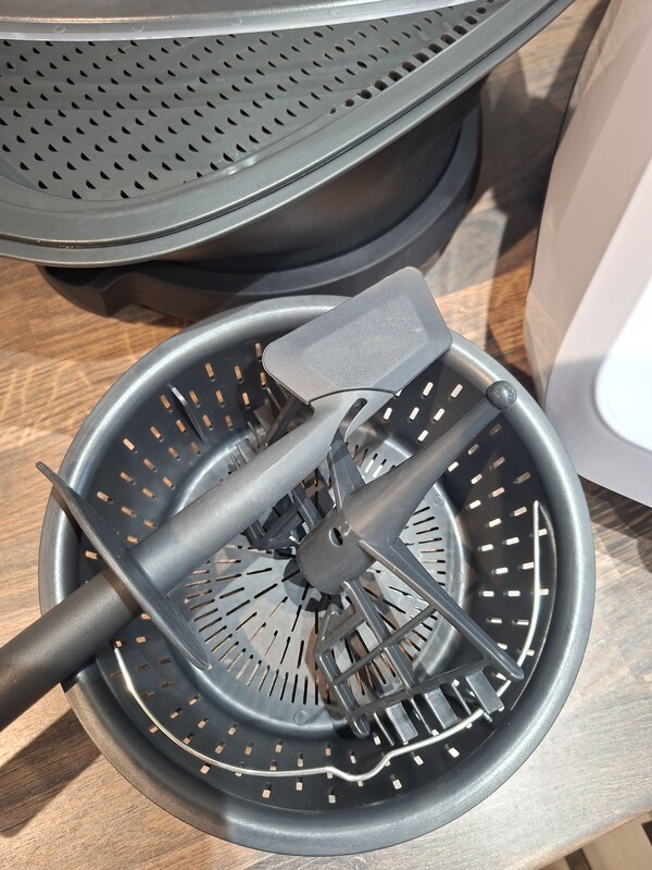 Elbląg Witam, mam do sprzedania robot kuchenny Monsieur Cuisine Smart potocznie zwany Lidlomixem lub Lidką;) Zakupiony