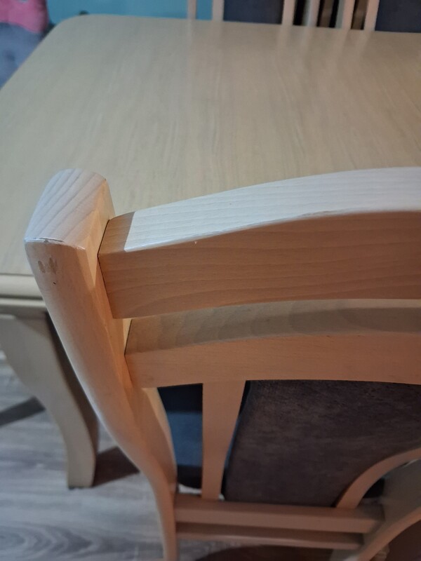 Elbląg Sprzedam dębowy solidny stół z 6 krzesłami. Wymiary 140x80,posiada 2 wkładki po 30cm do rozłożenia. Wymiary po