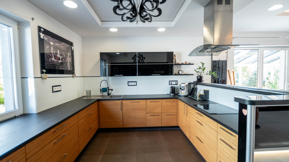 Elbląg * * * ABC NIERUCHOMOŚCI * * *NOWA CENA!! DOM WOLNO STOJĄCY Z PIĘKNYM, DUŻYM OGRODEM !!! pow.