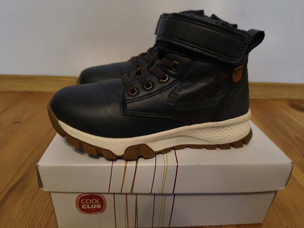 Elbląg Sprzedam trzewiki chłopięce firmy COOL CLUB ze Smyka, ocieplane w środku polarem. Rozmiar 30,długość wkładki