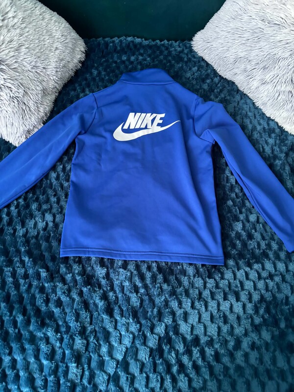 Elbląg Witam mam dres Nike rozmiar 137/147 cena 80 zł buty adidas rozmiar 37 cena 80 cena do negocjowania telefon
