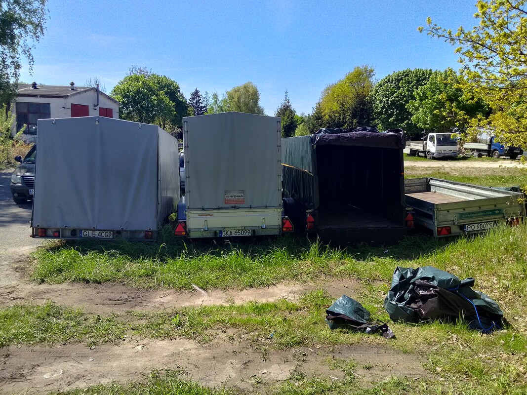 Elbląg sprzedam wynajem przyczepek i lawet wszytko kat b rozne gabaryty mniejsze wieksze posiadmy pasy transportowe w