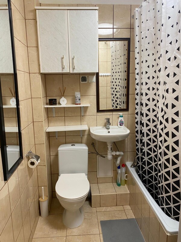 Elbląg Wynajem kawalerki Wynajmę dużą kawalerkę w centrum w pełni wyposażoną na ul.