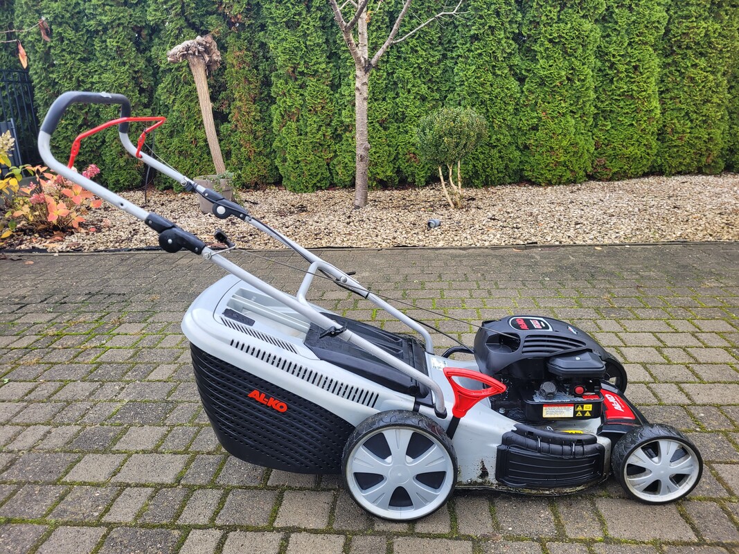 Elbląg Używana duża kosiarka spalinowa firmy AL-KO serii 500 model 470B napędzana niezawodnym silnikiem Briggs &