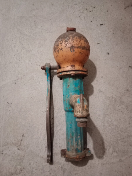 Elbląg Sprzedam starą, ręczną pompę do wody Abisynka. HP z czasów PRL. Stan widoczny na zdjęciach. Odbiór osobisty