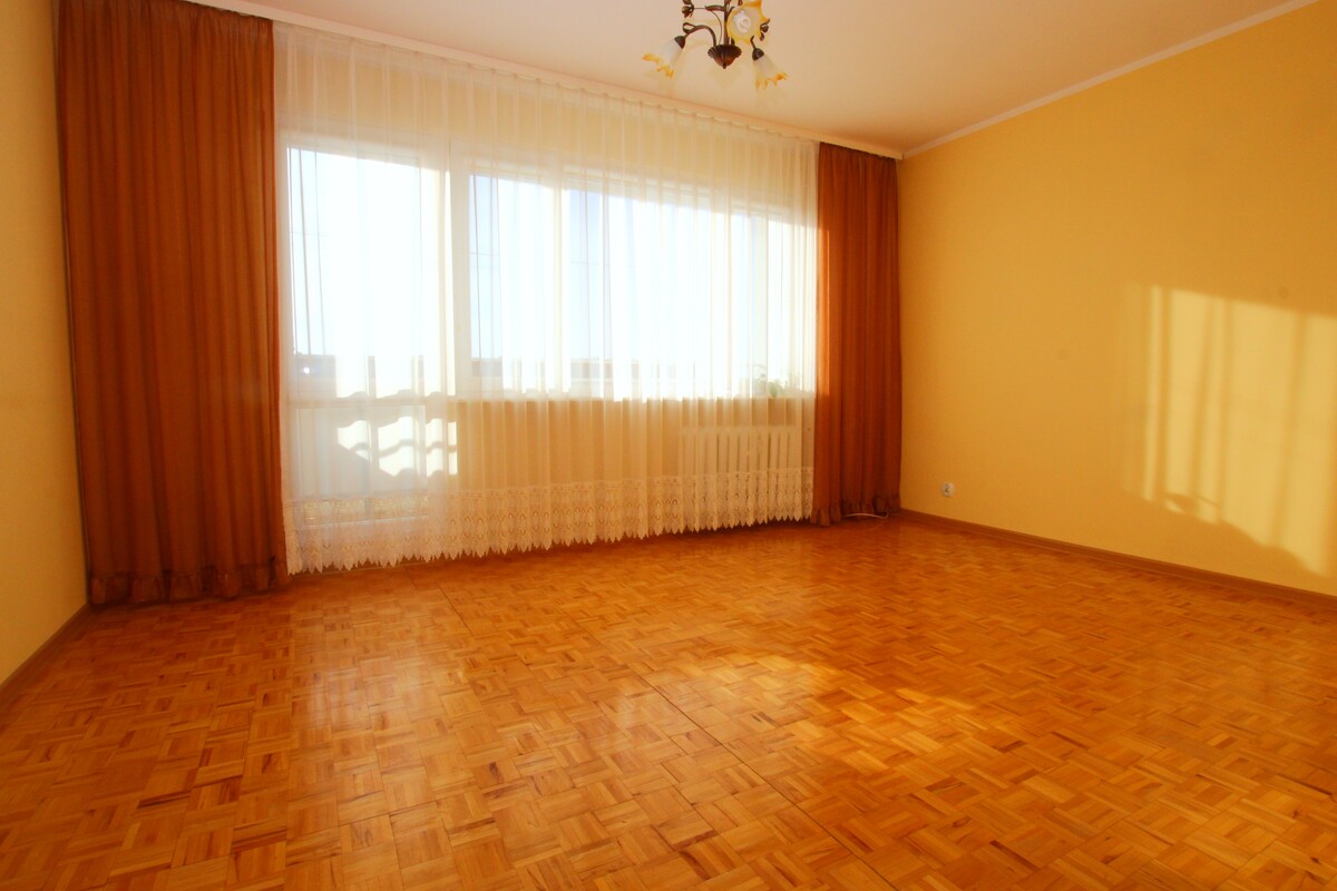 Elbląg NIERUCHOMOŚCI ANNA KRASZEWSKA Słoneczne 3-pokojowe mieszkanie, z dużym balkonem