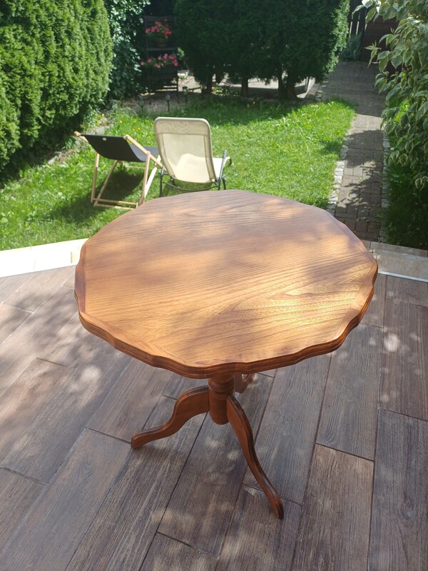 Elbląg Sprzedam stolik kawowy, używany.
Wymiary; szerokość blatu ok 61cm, wysokość ok. 73cm.
Stan jak na foto.