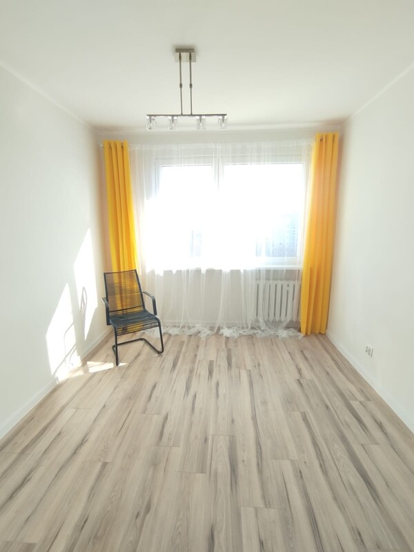 Elbląg Sprzedam 2 pokojowe mieszkanie po generalnym remoncie na 9-tym piętrze. Mieszkanie gotowe do