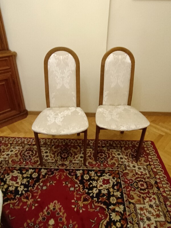 Elbląg Sprzedam krzesła do salonu w b. dobrym stanie dębowe z żakardową tapicerka 125 zł. za szt. , do sprzedania jest