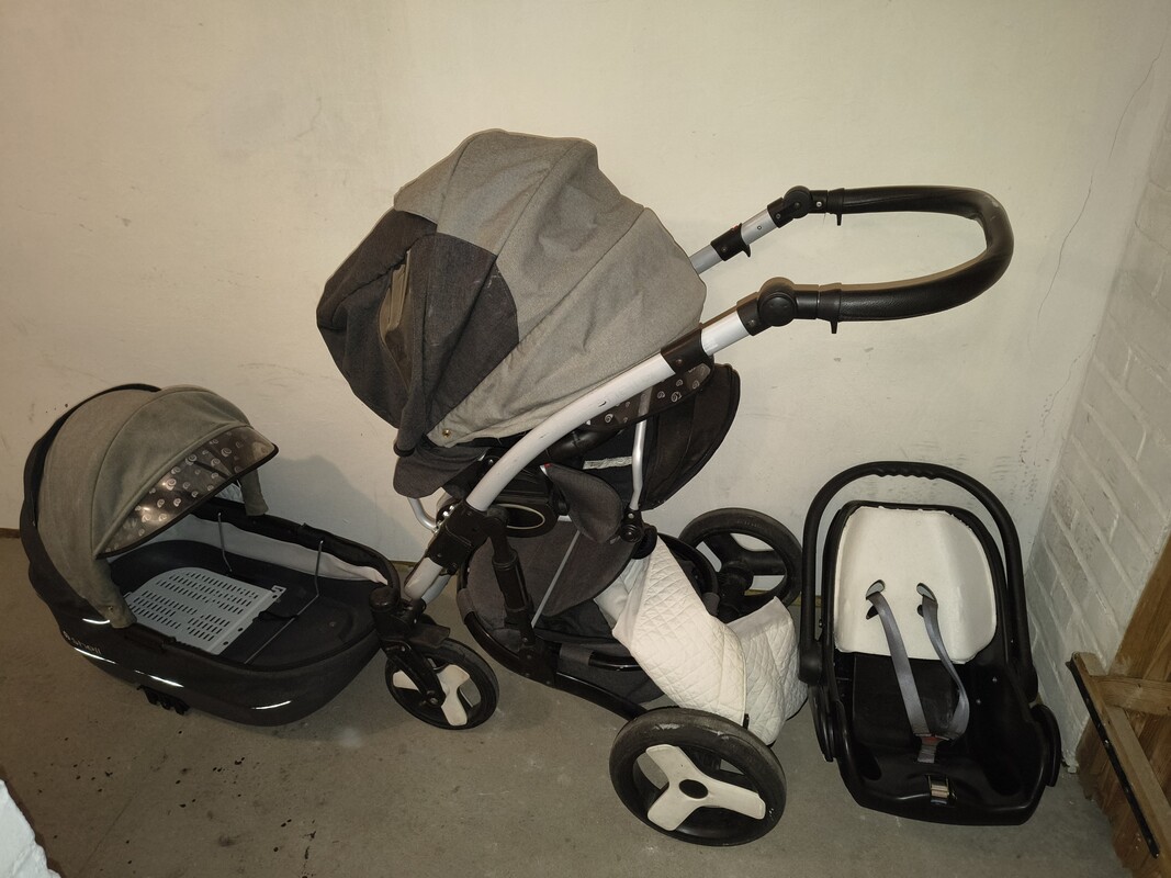 Elbląg Witam. Sprzedam wózek dziecięcy po jednym dziecku firmy babyactiv shell 3 in 1 cena do małej negocjacji.