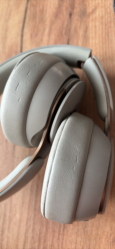 Elbląg Słuchawki Beats Solo Pro składane słuchawki Bluetooth z aktywną redukcją szumu (ANC). Stan wizualny bardzo