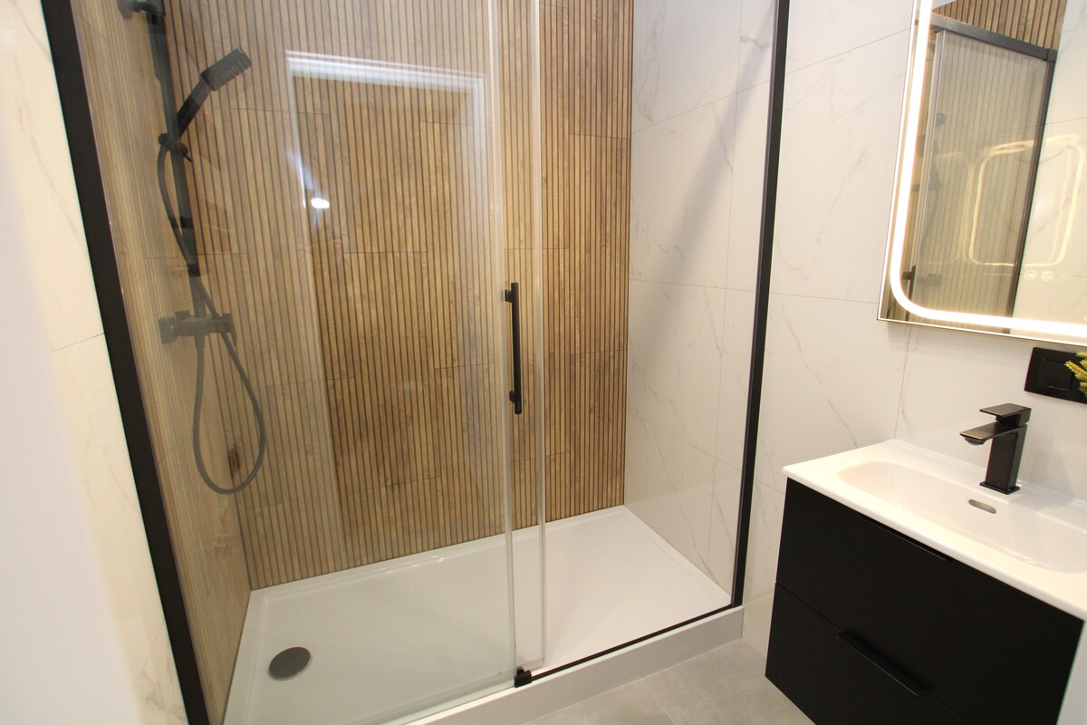 Elbląg NIERUCHOMOŚCI ANNA KRASZEWSKA 4-pokojowe mieszkanie o wysokim standardzie ul. Wybickiego **