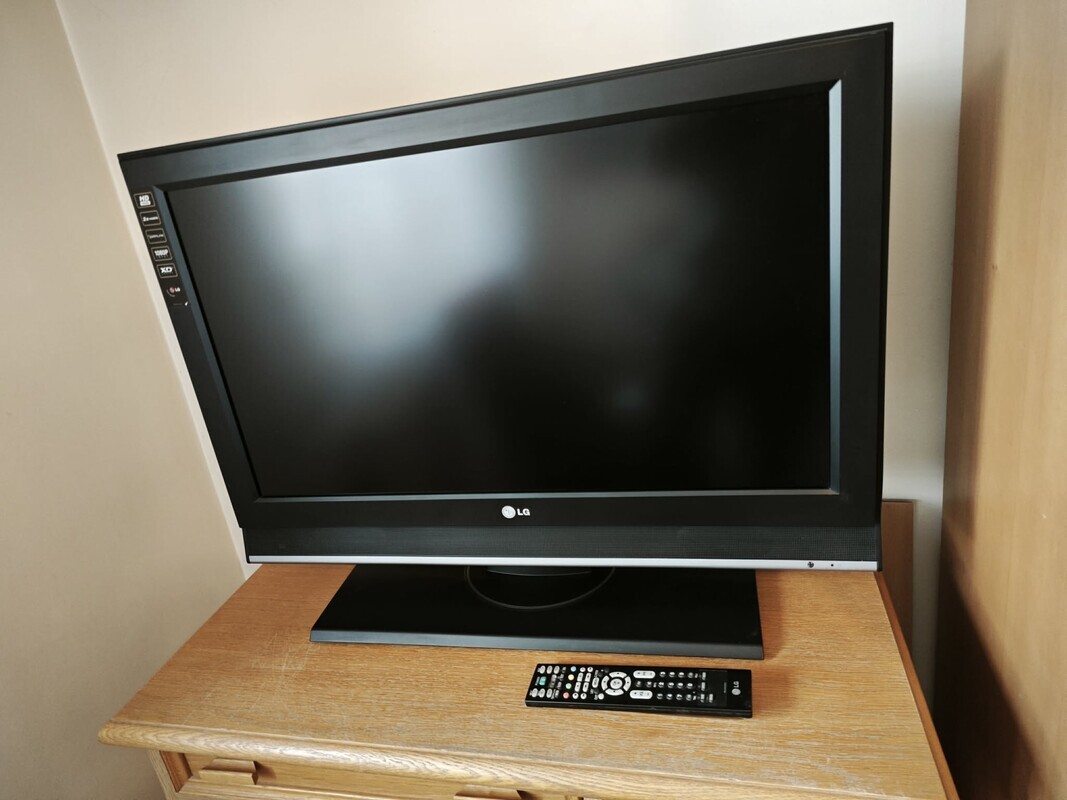 Elbląg Sprzedam używany telewizor LG o przekątnej 32 cale. Odbiór we własnym zakresie
